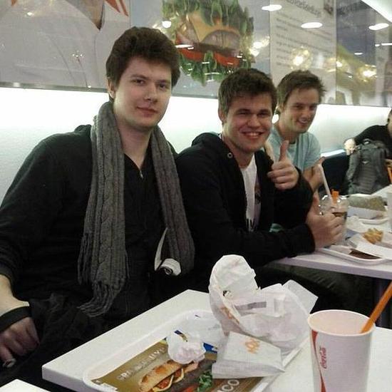 英雄联盟愚人节皮肤原画精彩亮相